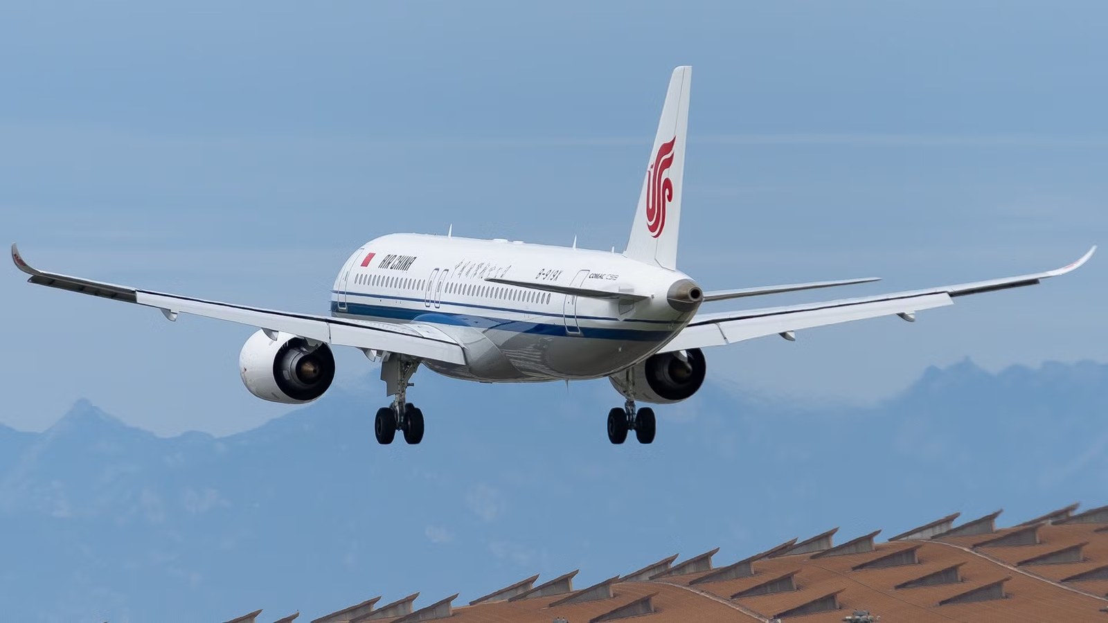 China’s Home-Built COMAC C919 Will Soon Begin Its 1st-Ever International Route