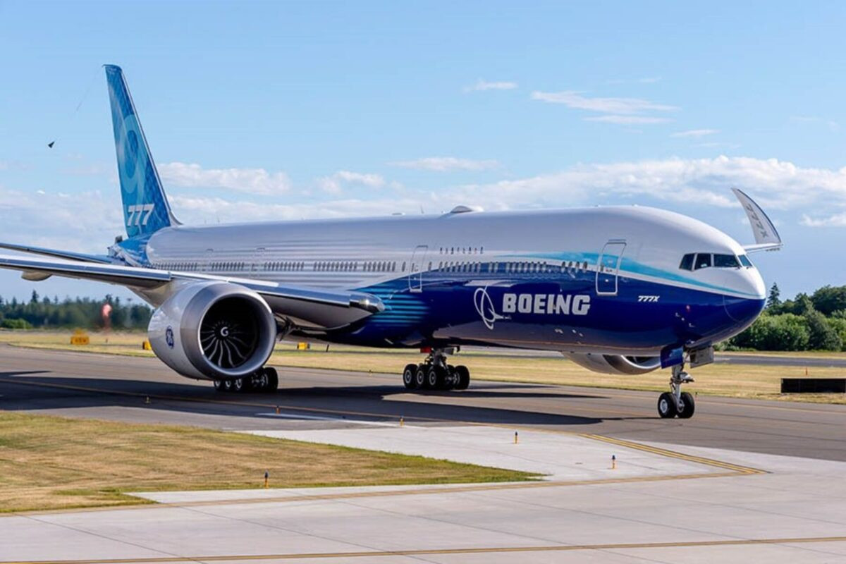 Boeing workers union encourages members to accept new offer to avert strike
