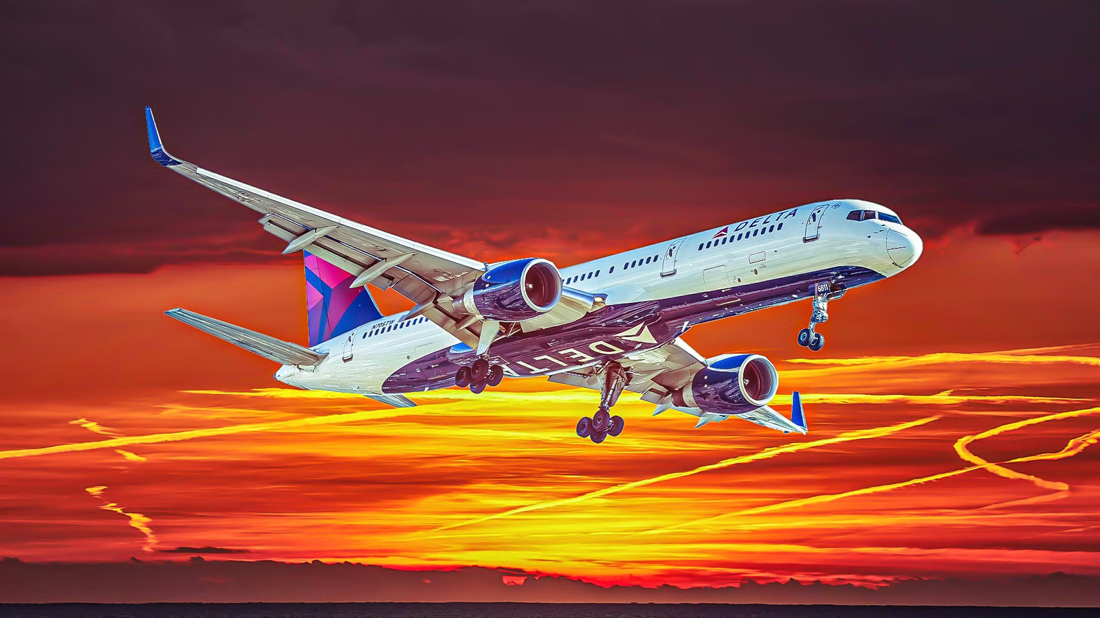199 Delta Passengers Evacuate Smoke-Filled Boeing 757 Down Slides On Atlanta Taxiway