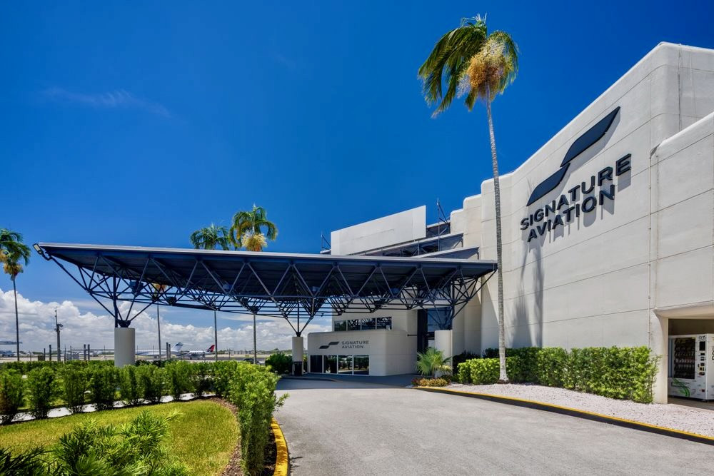 Signature moves to simplify FBO fees after years of pilot complaints