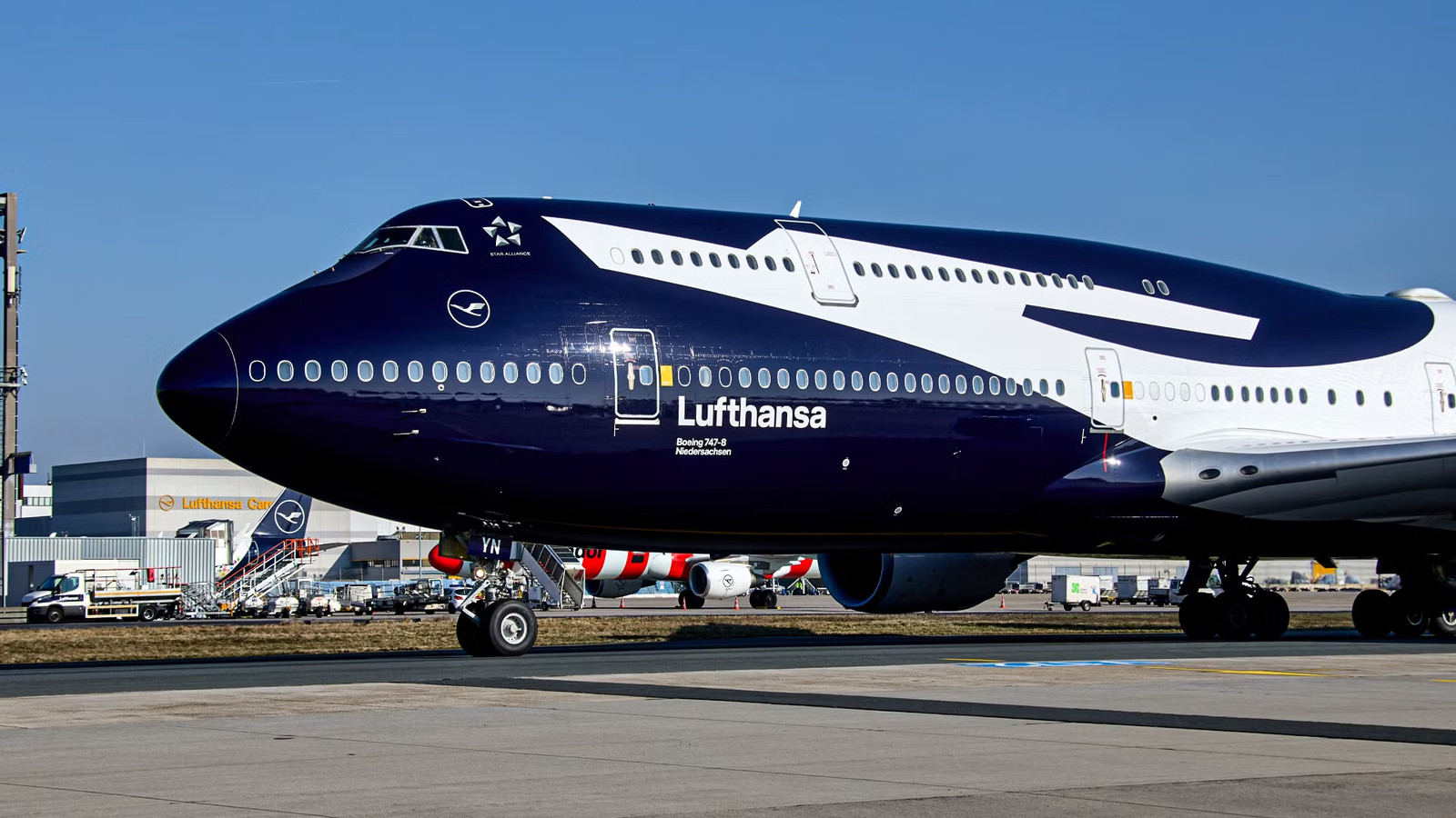 Lufthansa Apologizes For Adverse Social Media Response After Ignoring Passenger