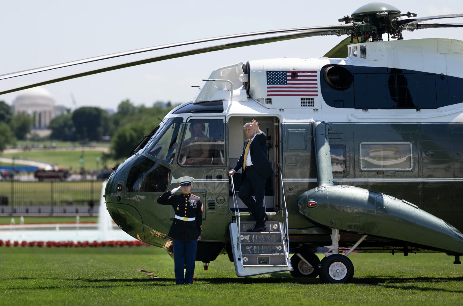 New White House helipad under construction to address VH-92A exhaust issue