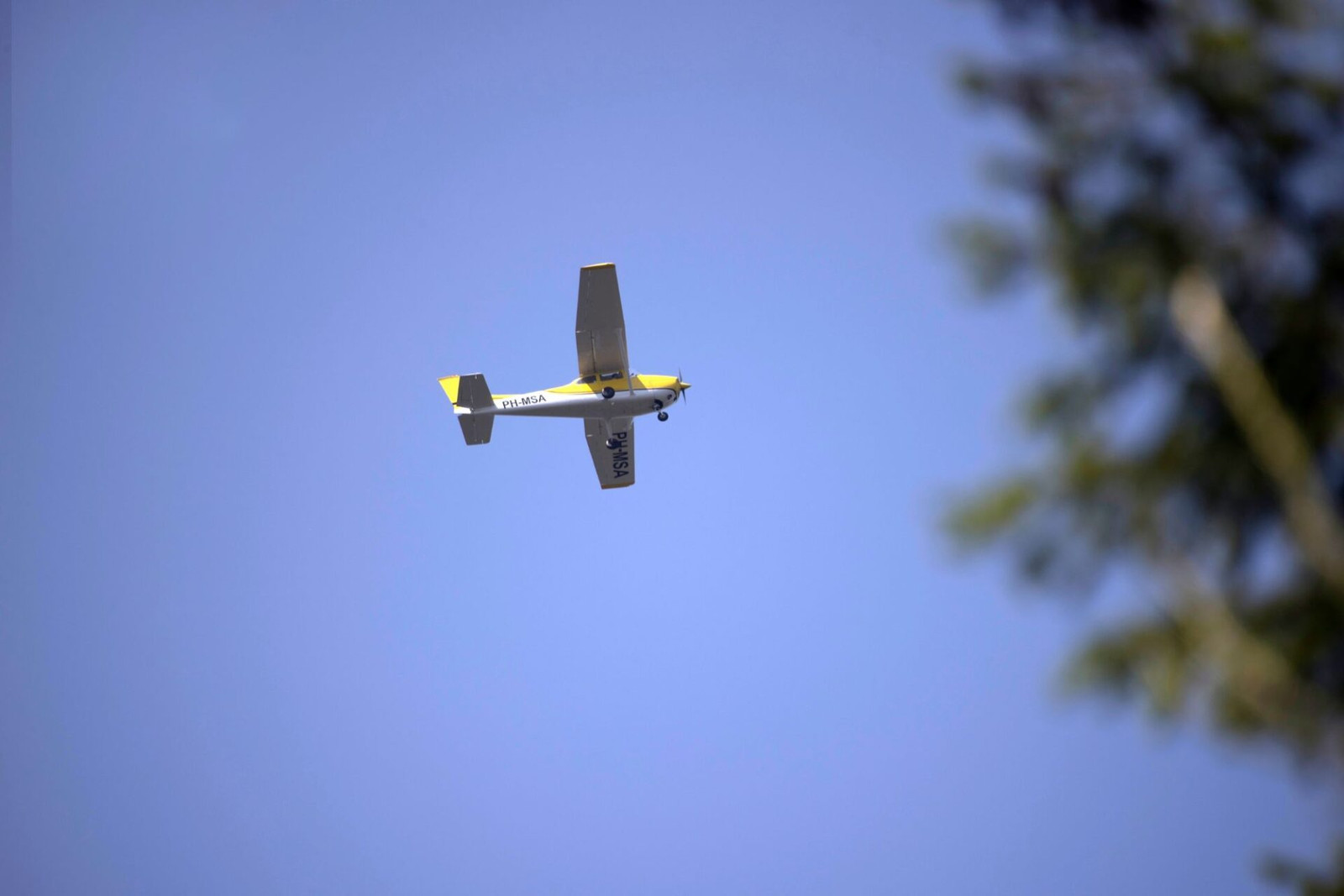 Two killed after Cessna crashes at San Diego’s Montgomery-Gibbs Airport