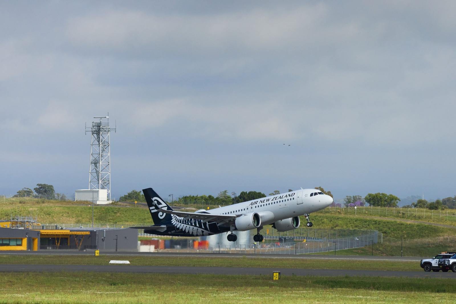 Western Sydney airport kicks off passenger operations