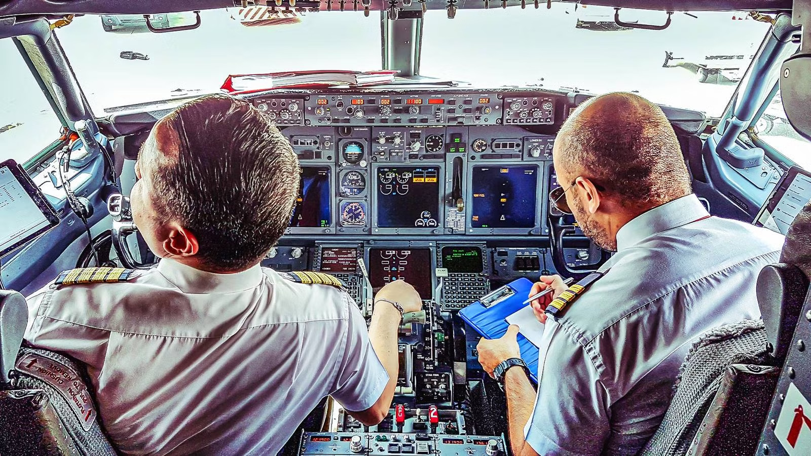 How Commercial Pilots Rest & Sleep During Ultra-Long-Haul Flights