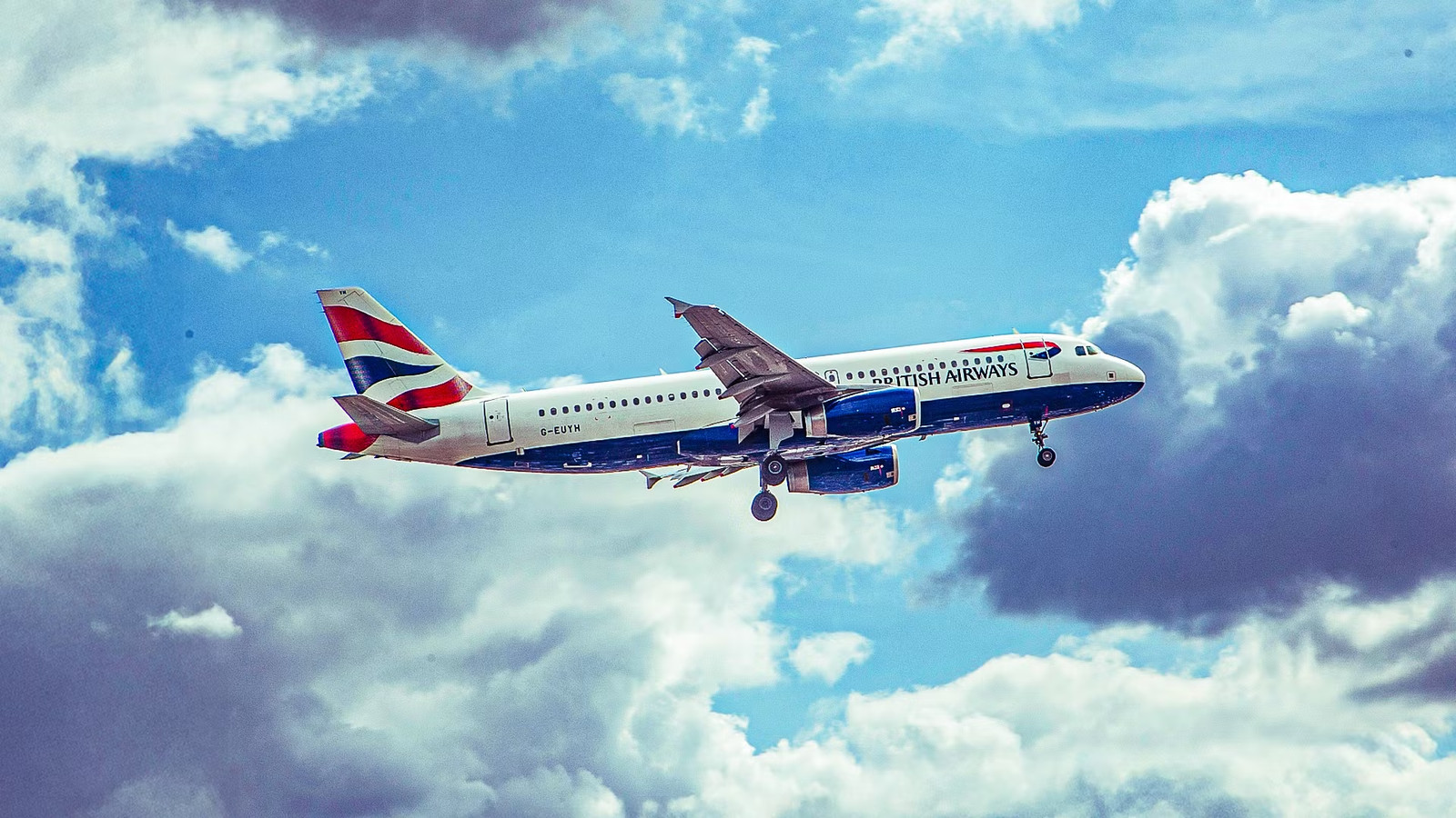 Near 'Hull Loss': British Airways Captain Intervened After First Officer's 3,000ft Blunder