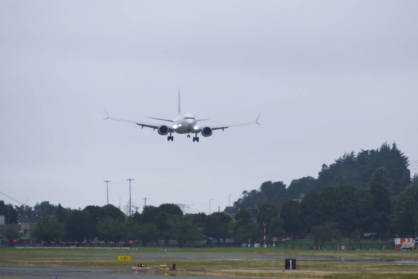 Boeing 737 MAX 10 completes final test flight as certification nears