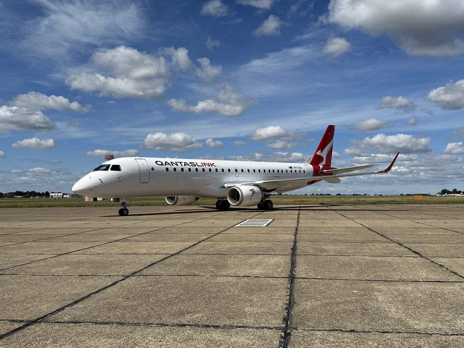 Qantas unit Network Aviation inducts first Embraer 190