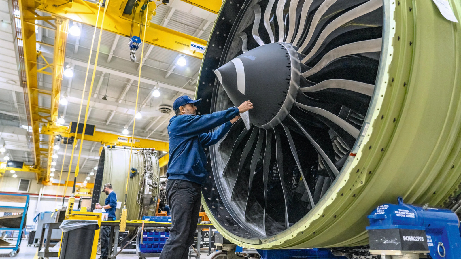 Garuda Indonesia entrusts MTU to maintain GE90-115B engines