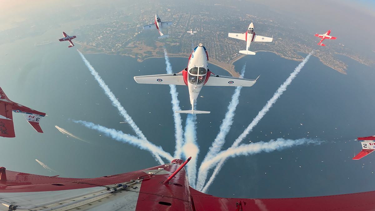 Canada’s Snowbirds perform final show in CT-114 Tutors before multi-year hiatus