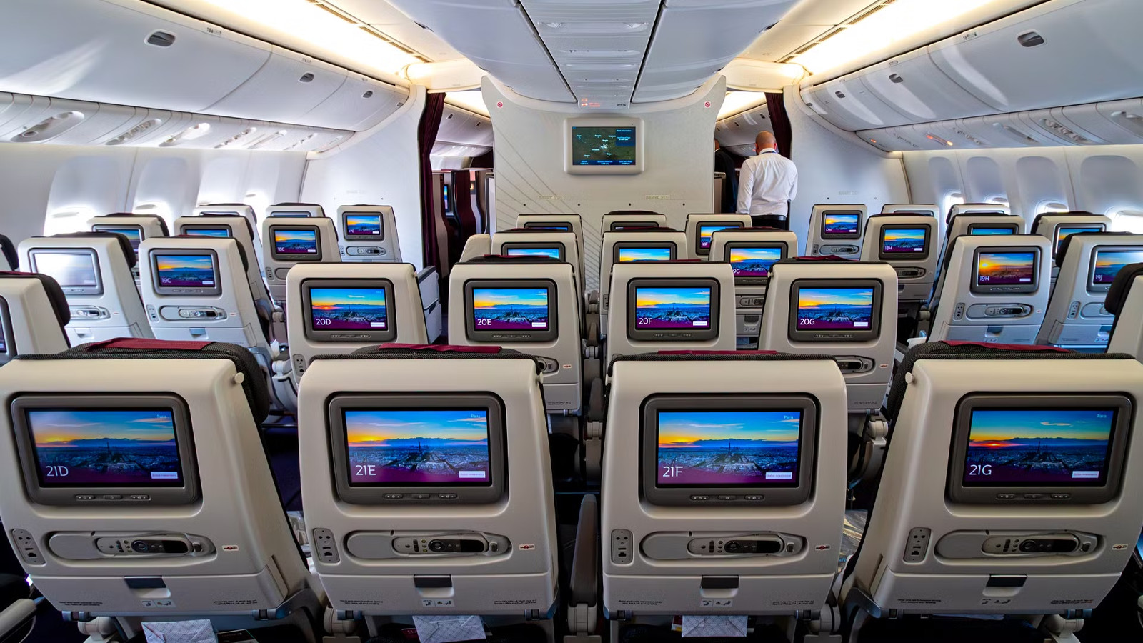 The Death Of The Middle: How Airlines Are Splitting Into Premium & Ultra-Budget