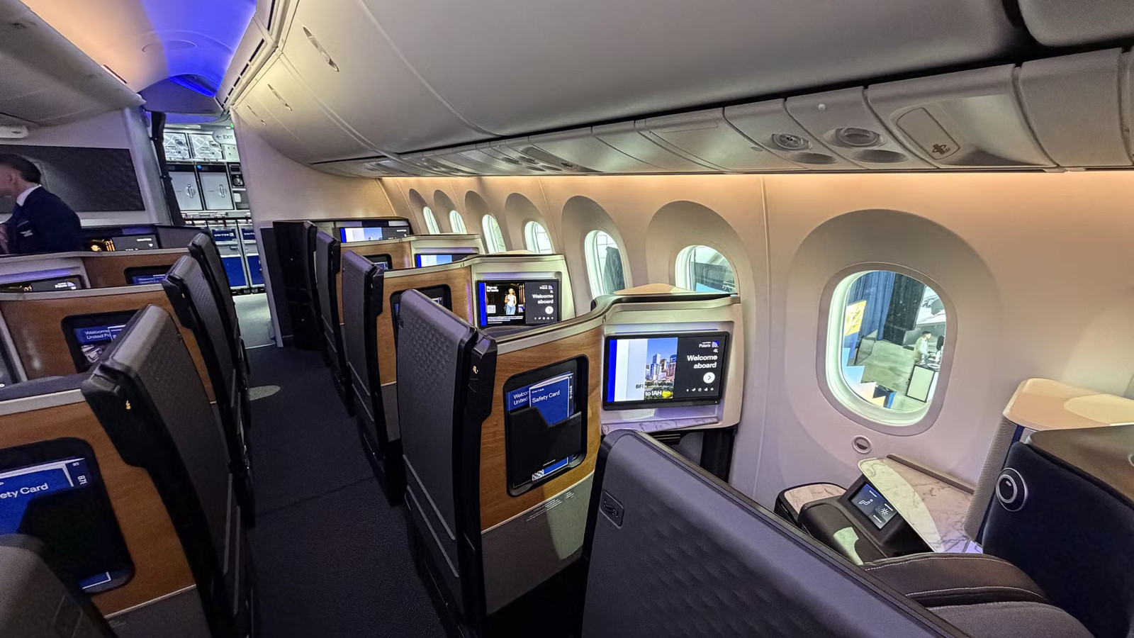 How United Airlines Is Out-Seating Its Business Class Competitor On Its Own Flagship SFO Route