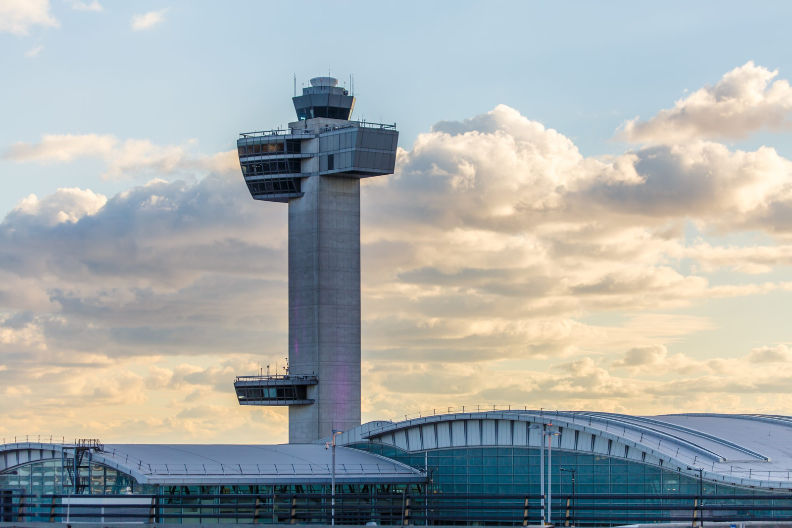 FAA’s fast-track ATC overhaul risks disruptions and cost overruns, report warns