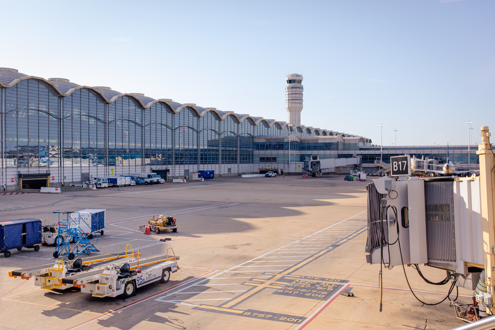 United Is Scrapping An Airbus A320 Wrecked By A Catering Truck At Reagan National