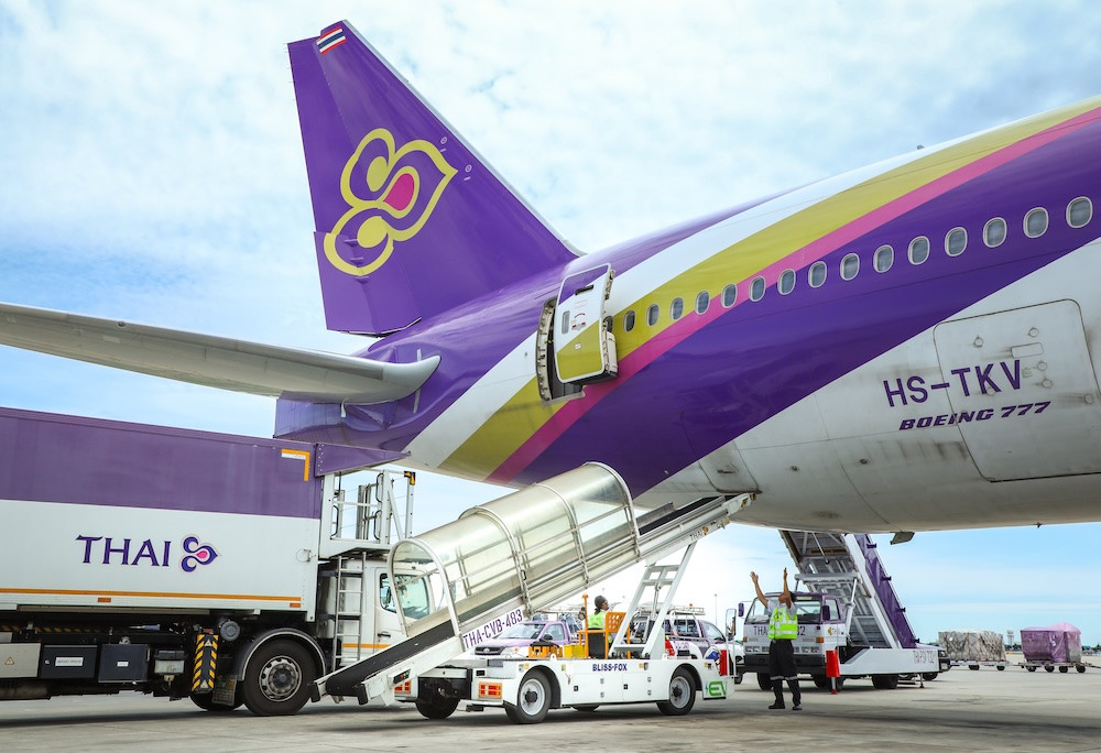 Thai Airways suspends chief executive as carrier reviews flood crisis response