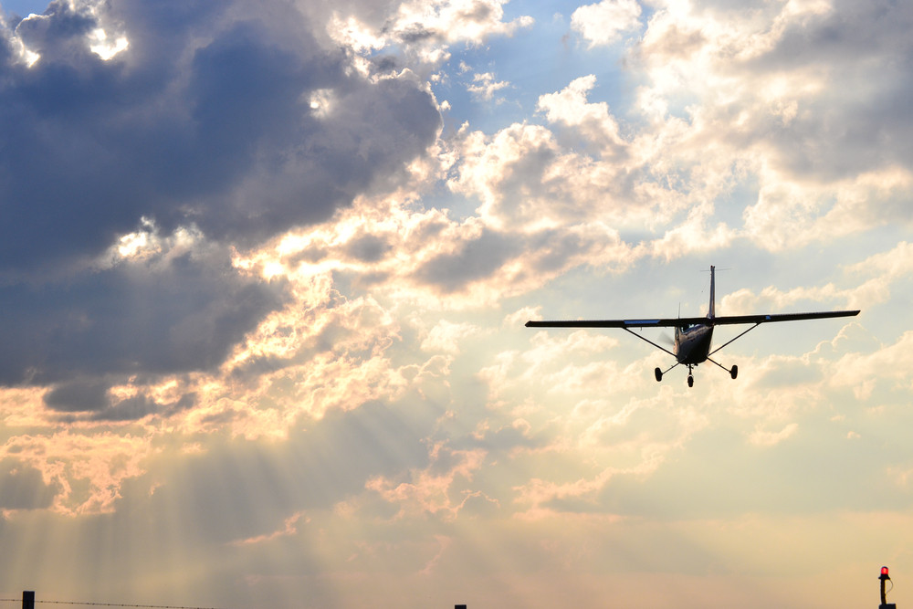 1 Dead in Midair Involving Police Helicopter and Cessna