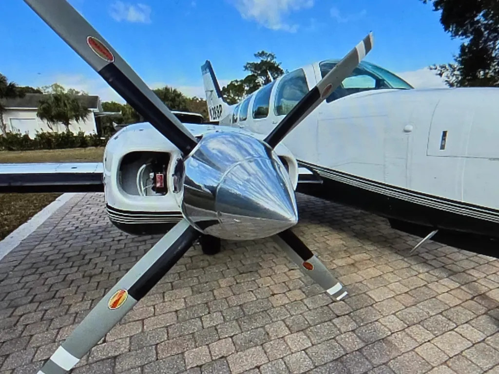 This 1980 Beechcraft Baron 58 Is a Swift, Modified ‘AircraftForSale’ Top Pick