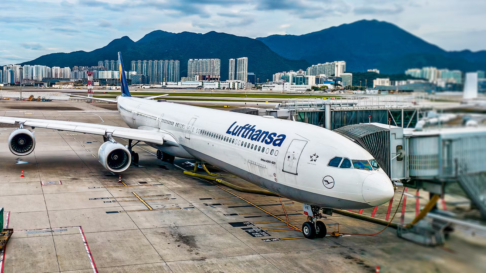 Retiring Soon: Track Lufthansa's Airbus A340-600s Before They're Gone For Good