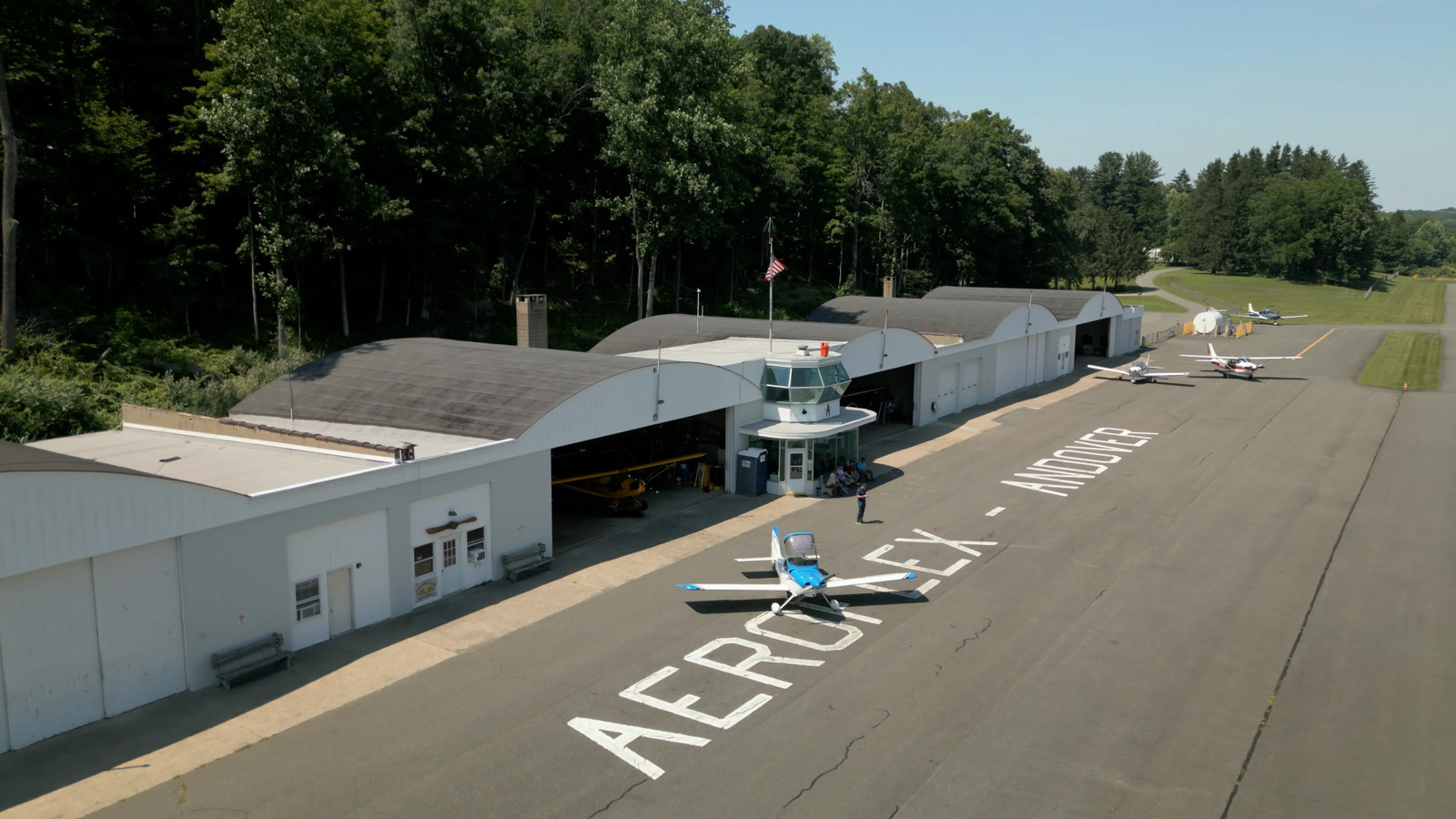 AOPA, Lawmakers Fight Tenant Evictions at Andover-Aeroflex Airport