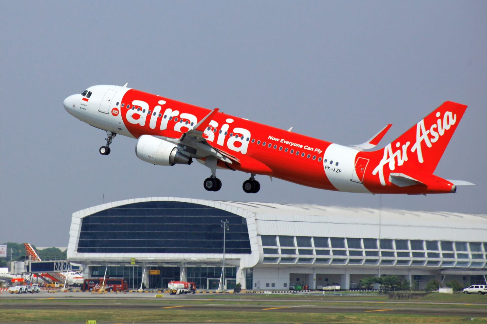 Malaysia holds contingency talks with airlines as AirAsia’s finances worsen