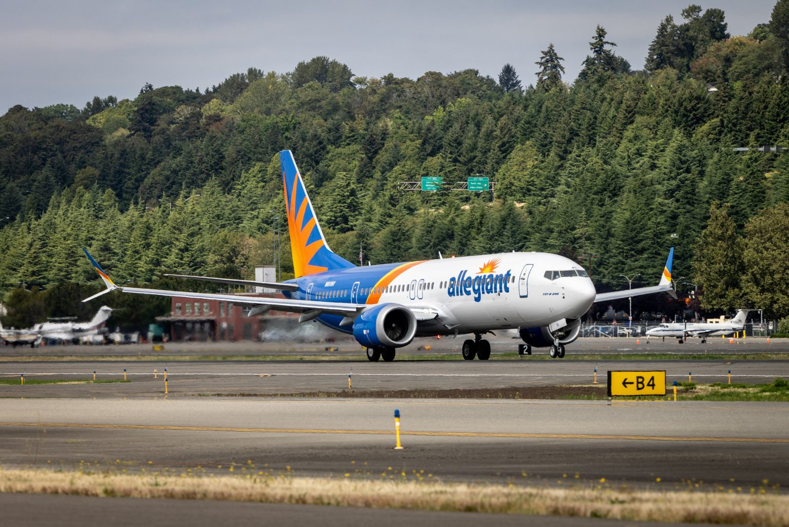 Allegiant to further trim its off-peak schedule as it integrates Sun Country