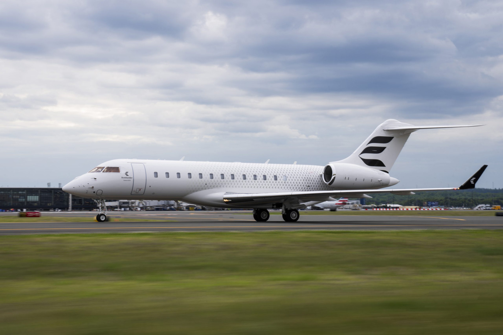 Bombardier to acquire Toronto-area wing maker MHI Canada