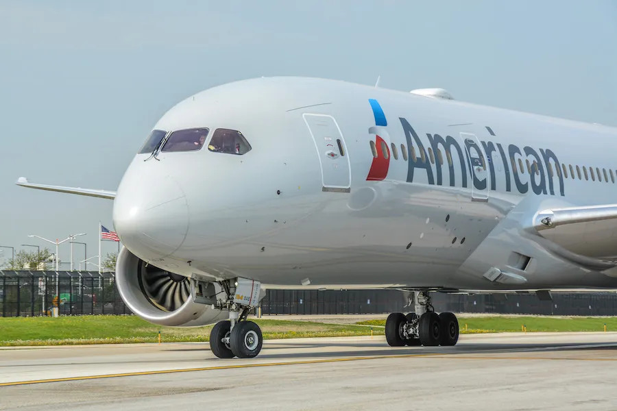 American 787 Blows Tire Landing at O’Hare