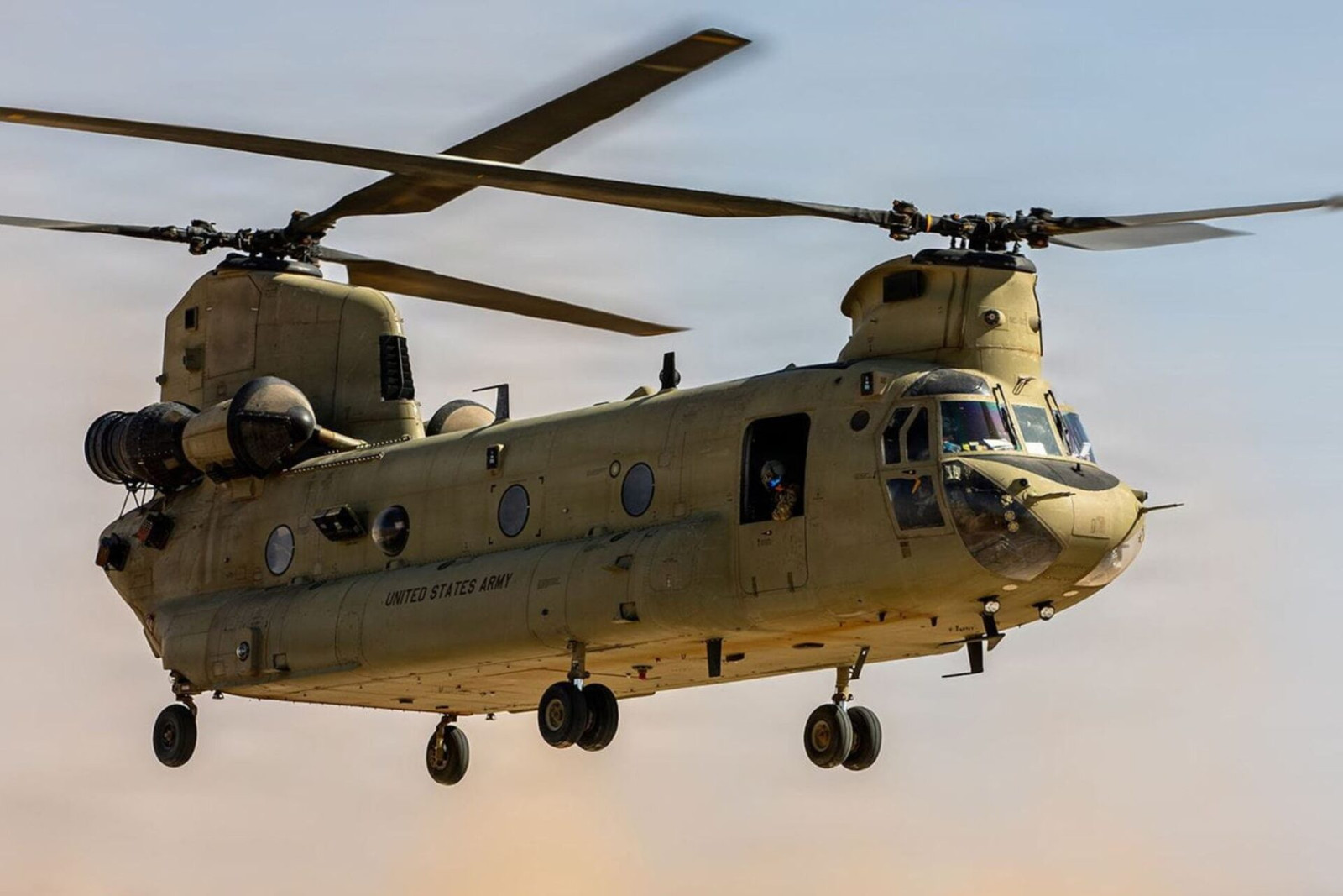 US Army awards Collins Aerospace $472M deal to modernize Chinook fleet