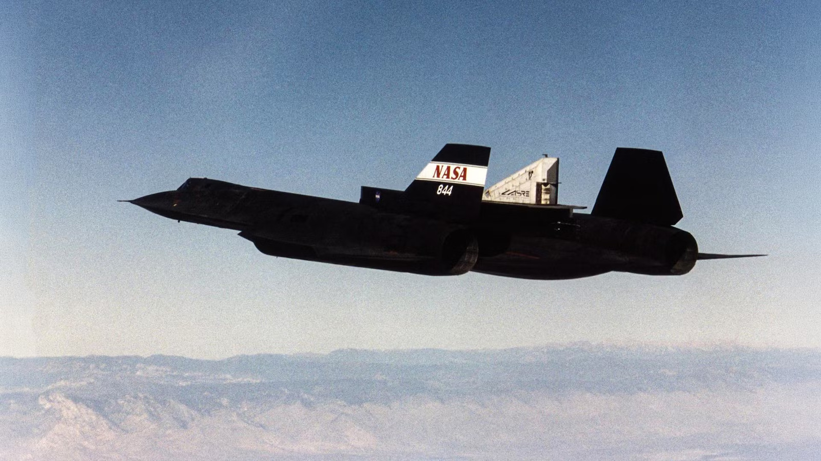 Is It True That NASA Strapped A 41-Foot Rocket Engine To An SR-71's Back & Flew It To Mach 1.8?
