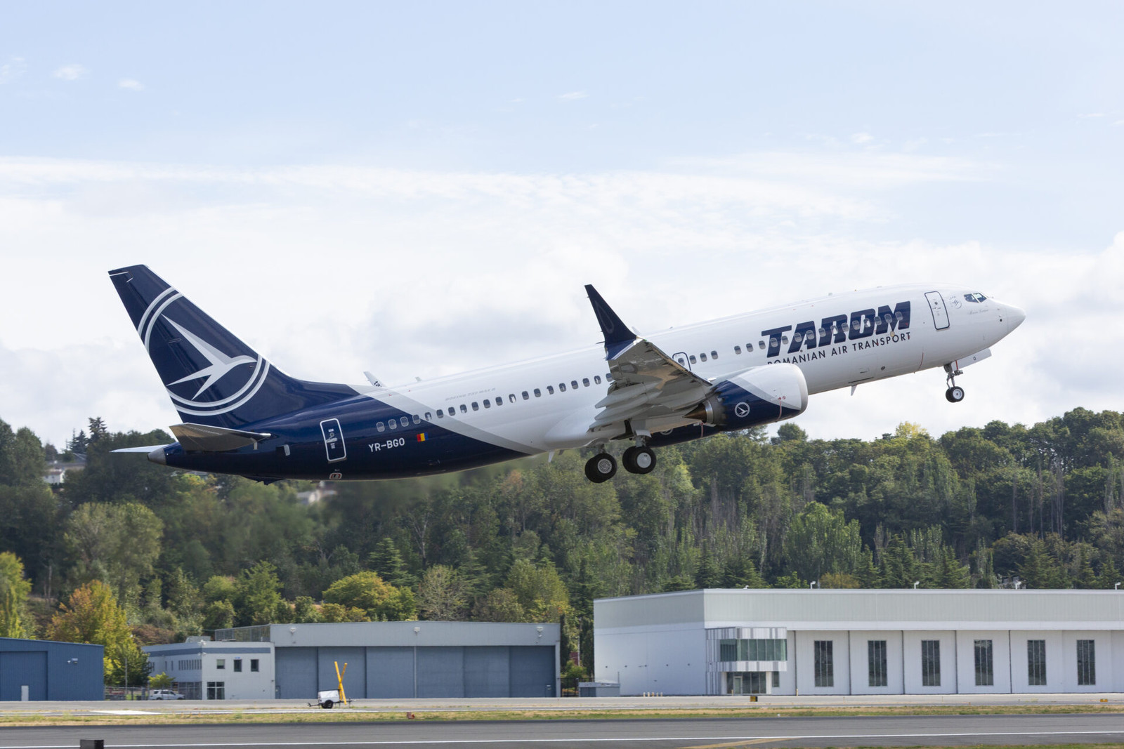 TAROM receives first Boeing 737 MAX in fleet overhaul