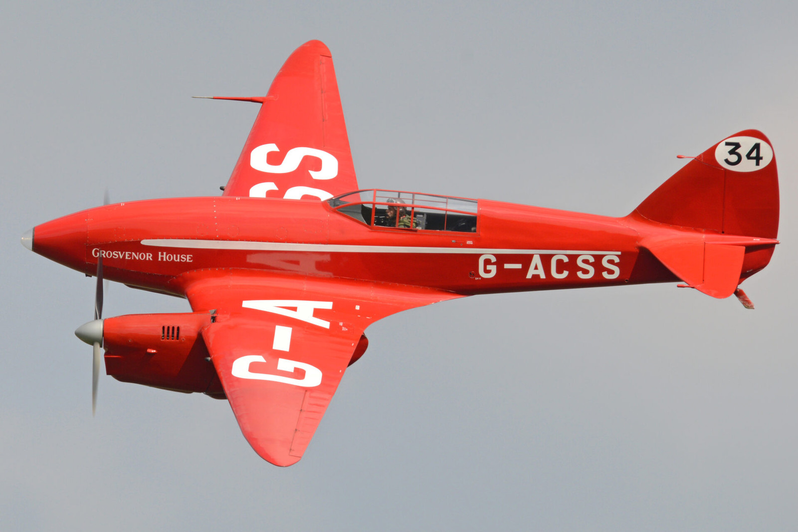 Historic 1934 race-winning DH.88 Comet badly damaged at Shuttleworth