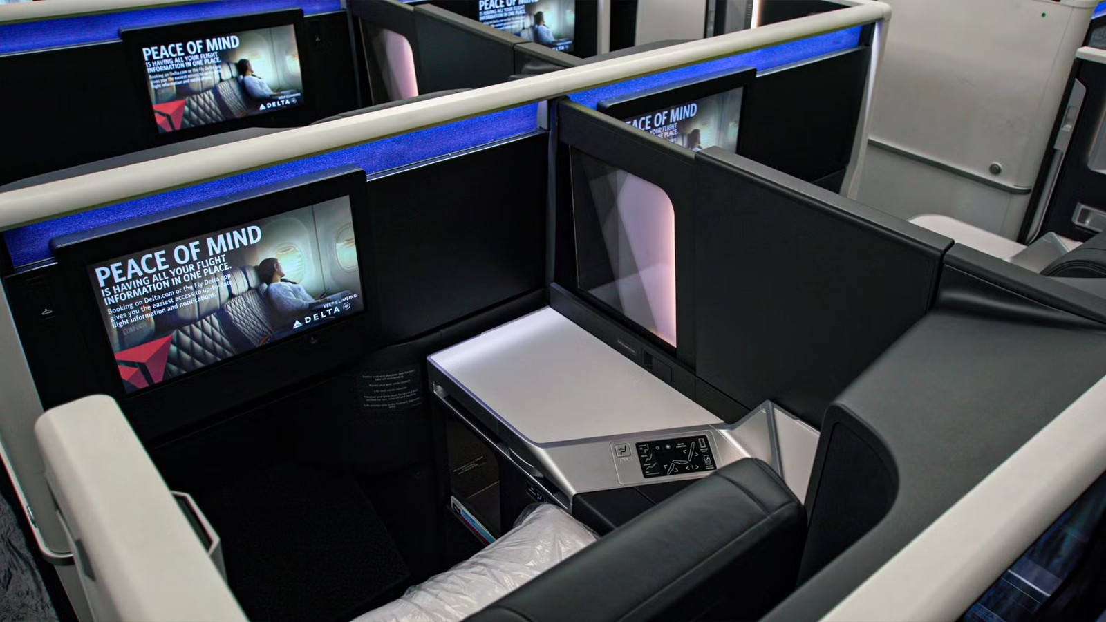 6 Airlines With The World's Most Spacious Business Class Seats For Long-Haul Flights