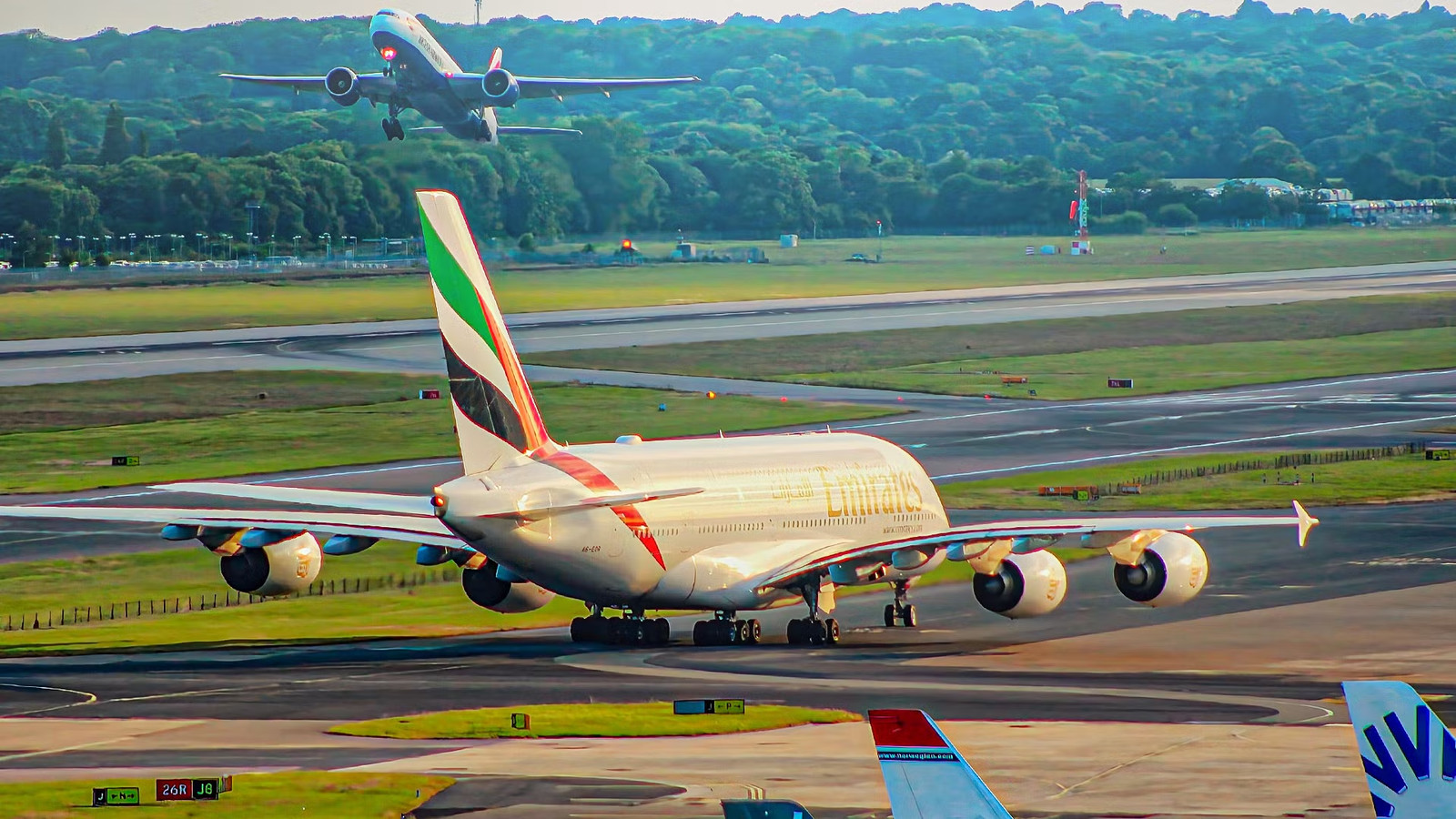 London Gatwick Has 1 Runway. It Still Handles More Passengers Per Year Than Most Airports With 4