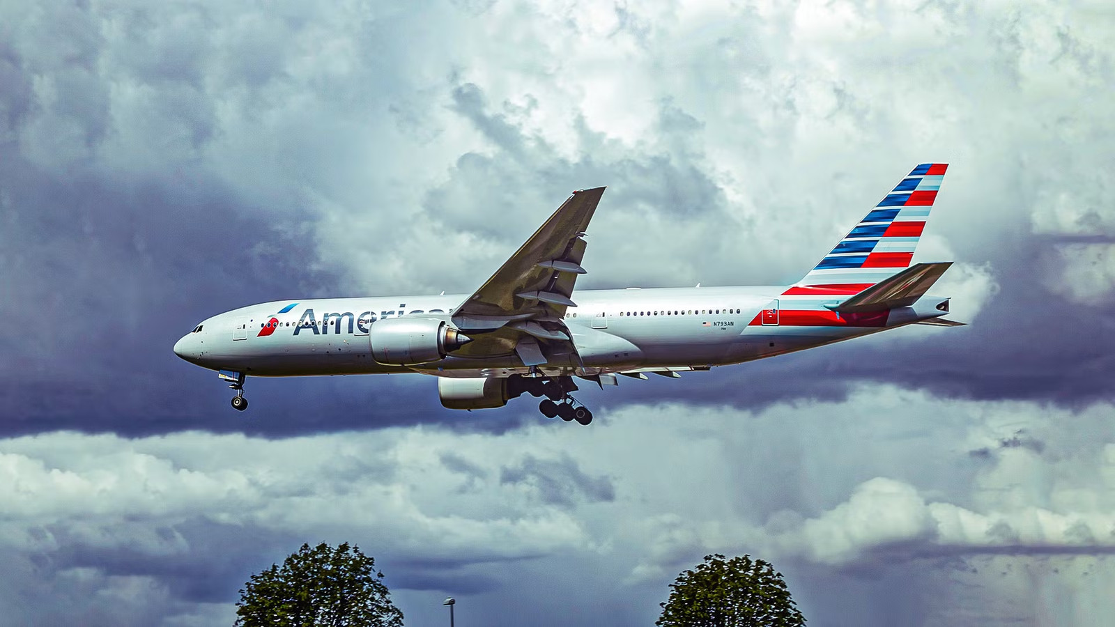 American Airlines Will Open Its Exclusive First Class Dining Rooms To Business Class