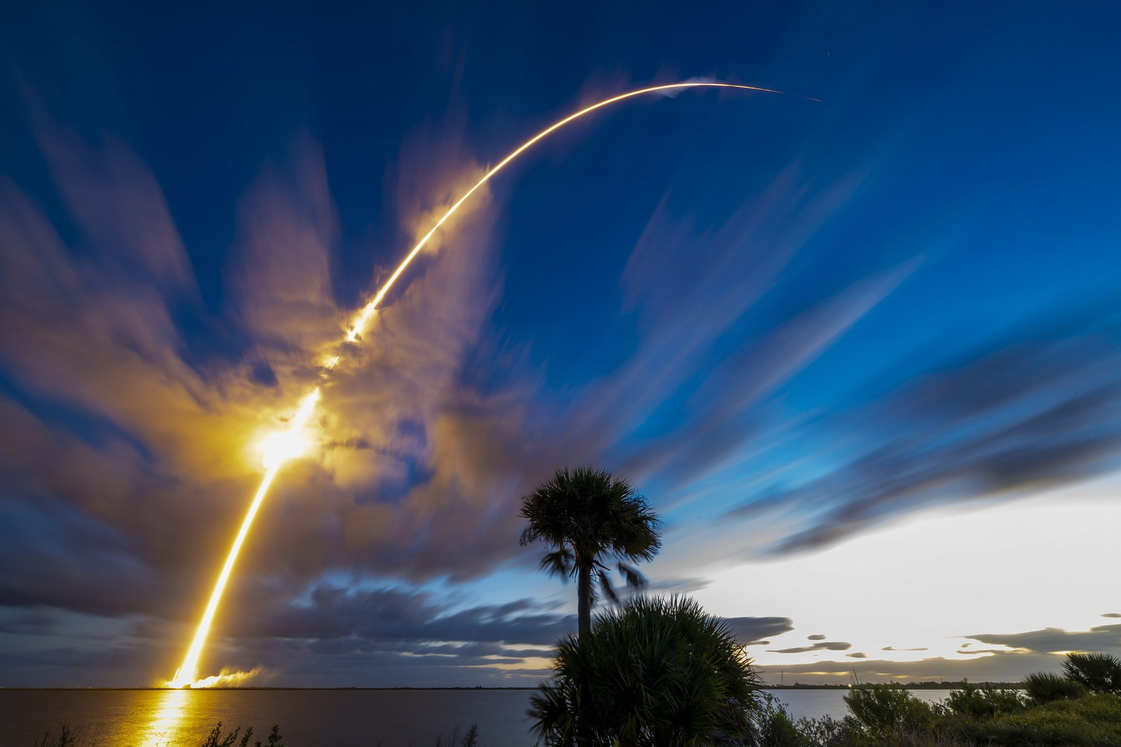 US Air Force evaluates point-to-point cargo delivery with SpaceX rocket