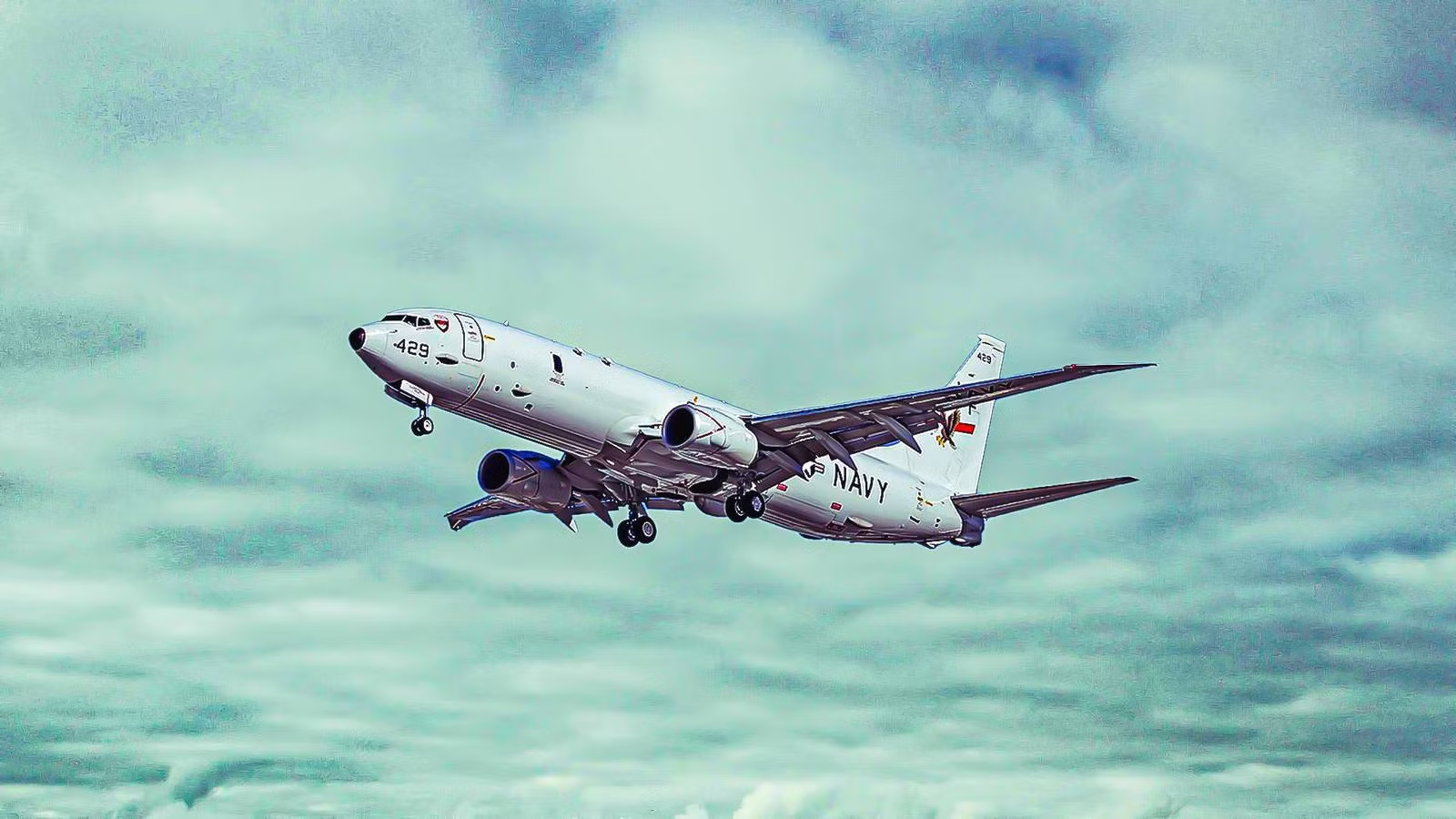 How Many Miles Per Gallon Does A P-8A Poseidon Get?
