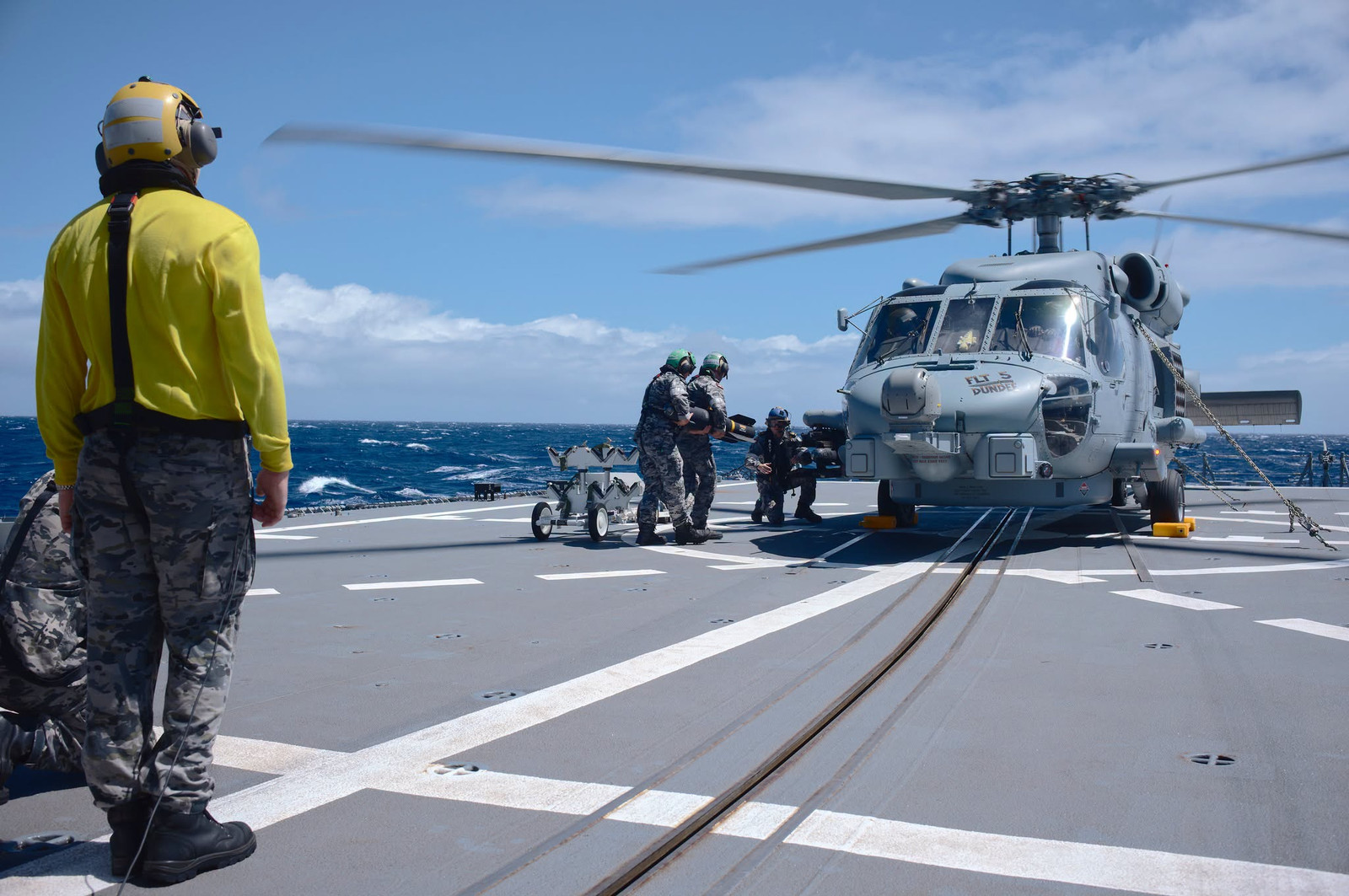US Navy aircraft experiment with AI tools
