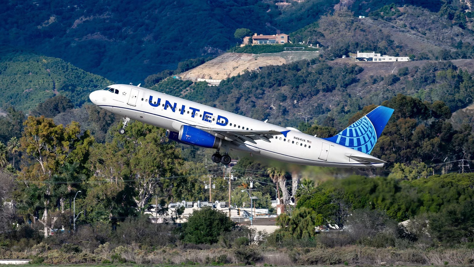 United Airlines Wrote Off An Airbus A320 After Recently Refreshing It With The NEXT Mod