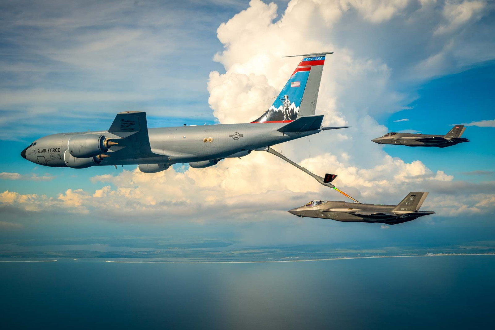 US Air Force tests F-35 low-altitude refuelling