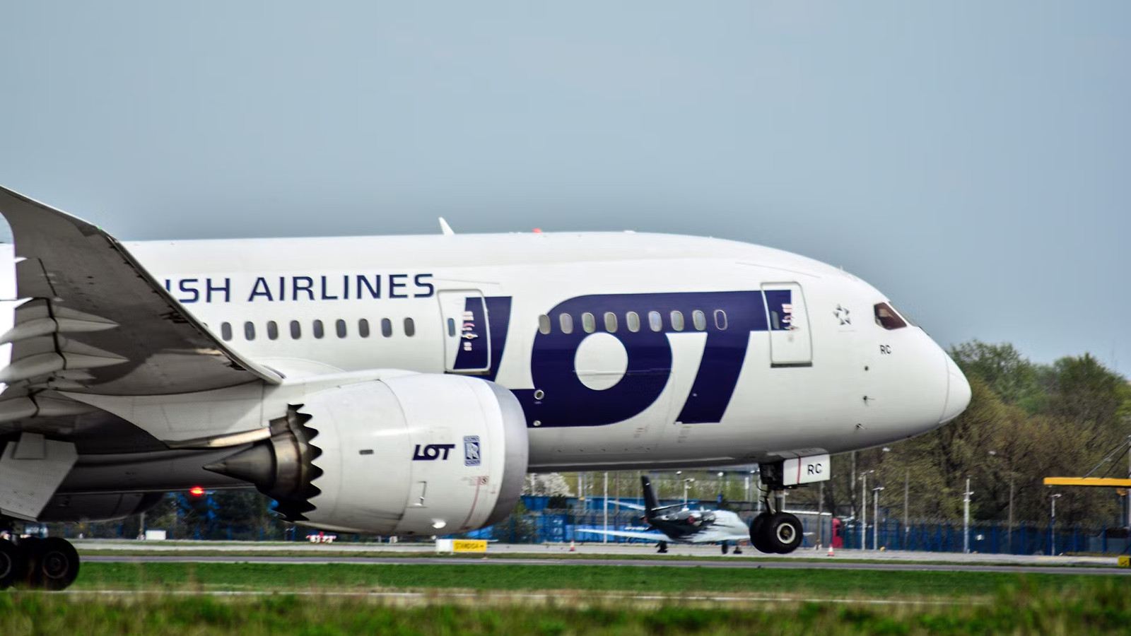 6 Decibels For 0.5% Thrust: The Engine Trade-Off Boeing Made & Airbus Refused
