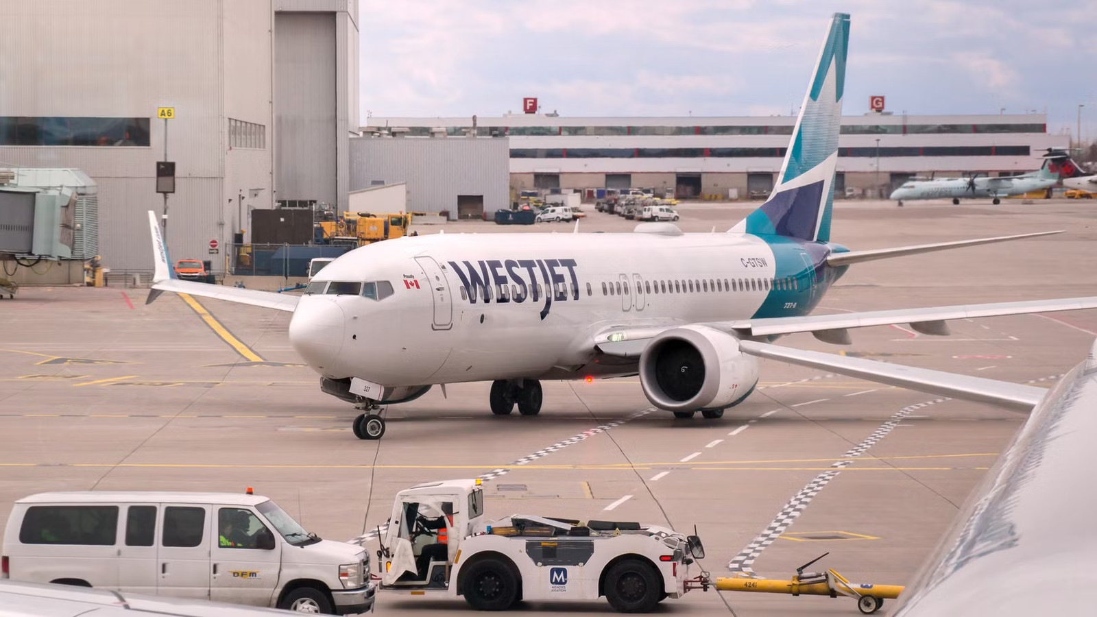 WestJet Passenger Tries To Bribe Crew For Premium Seat, Turns Aggressive When Told No