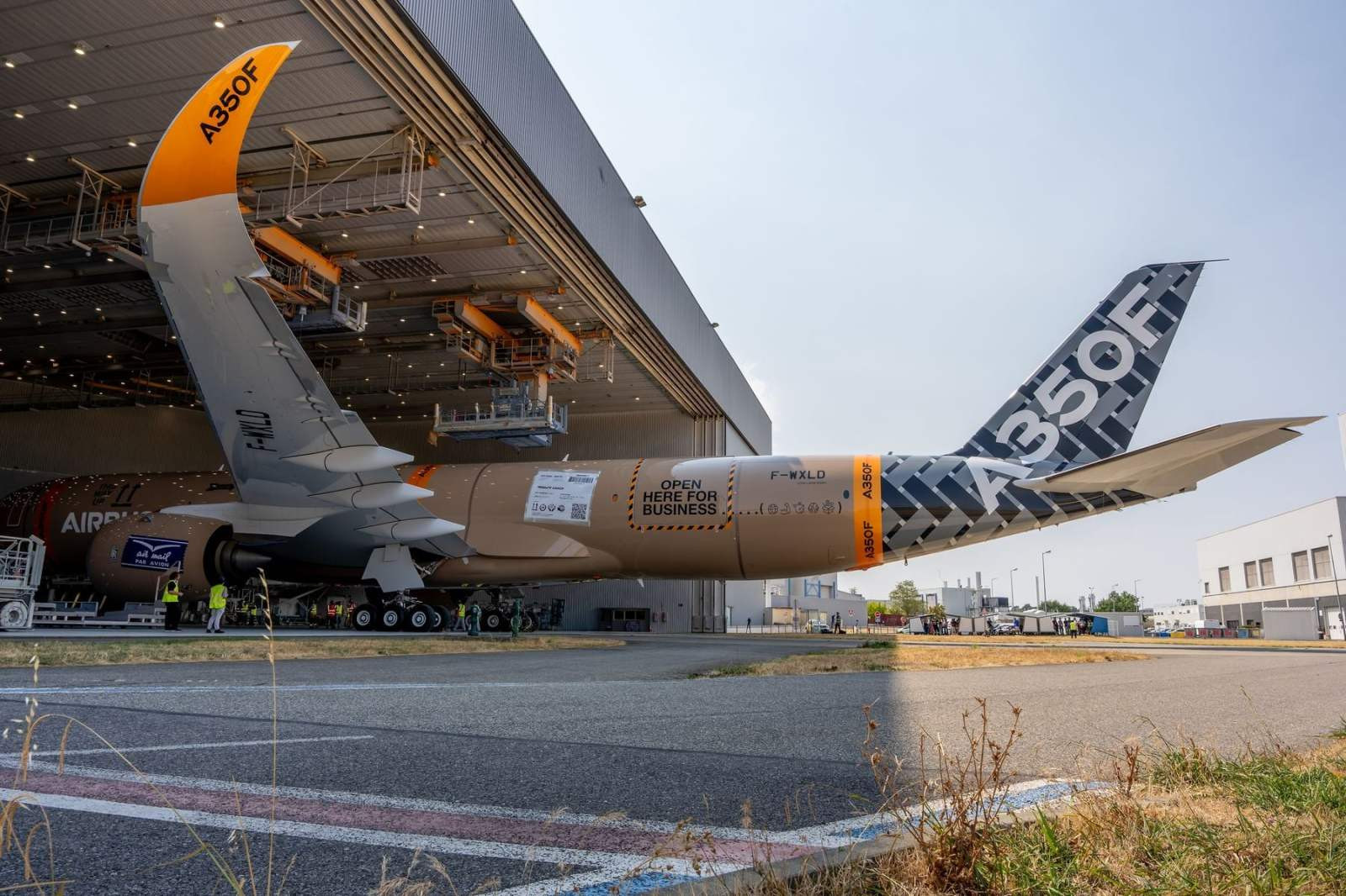 Livery of the Week: Airbus A350F Rollout