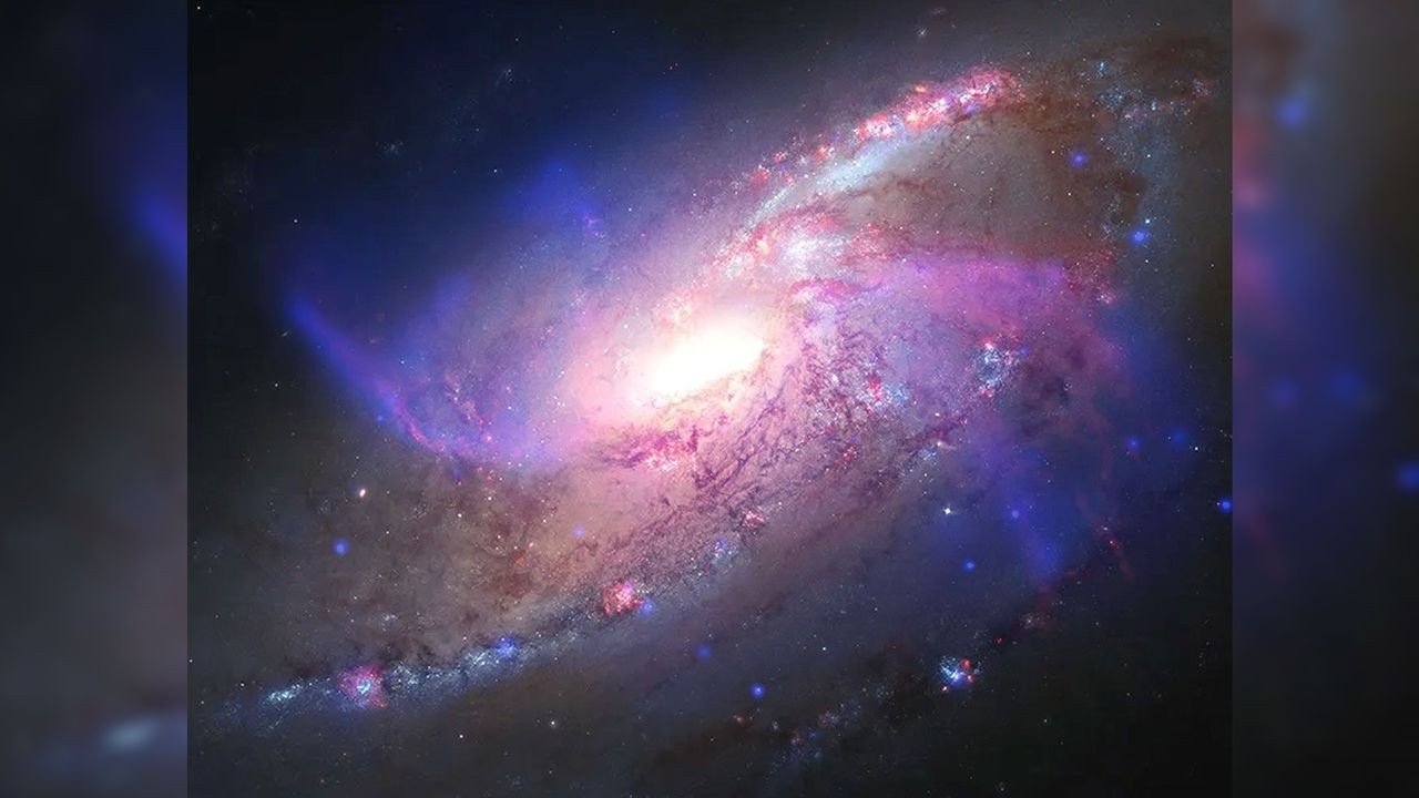 Glowing galaxy with anomalous extra arms | Space photo of the day for Aug. 27, 2026