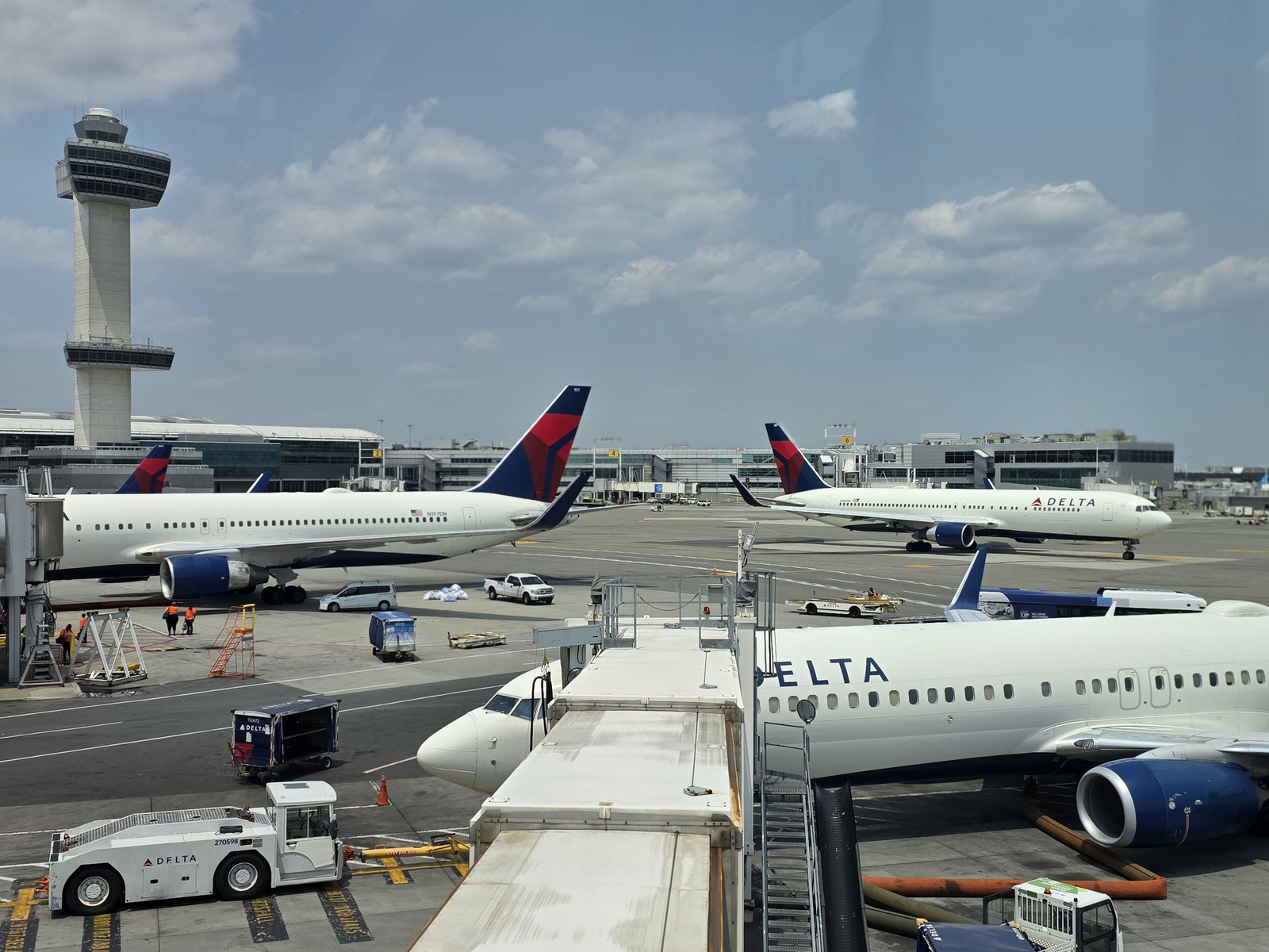 New Data Shows Delta’s Reliability Fell Apart In July — 4,626 Flights Canceled, Nearly 3X Southwest