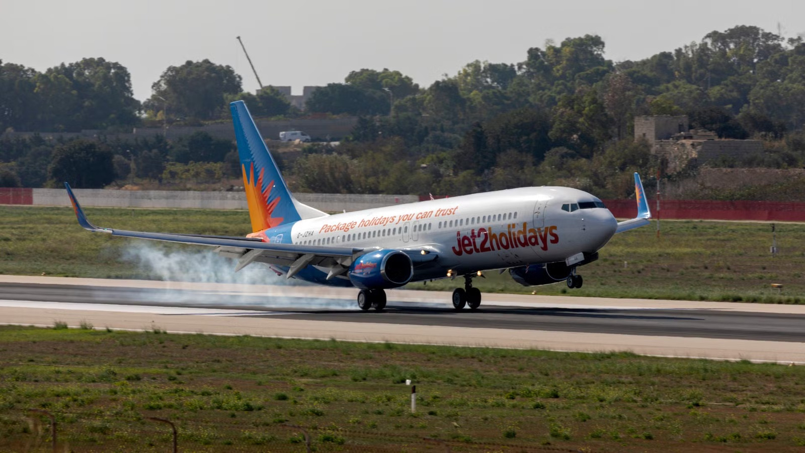 Caught On Camera: Jet2 Boeing 737-800 Veers Off Runway At Birmingham Airport