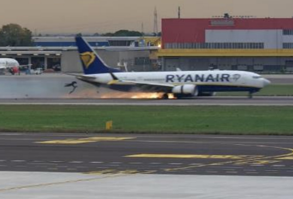 Premature braking caused multiple-tyre burst as Ryanair 737 Max landed with anti-skid inoperative