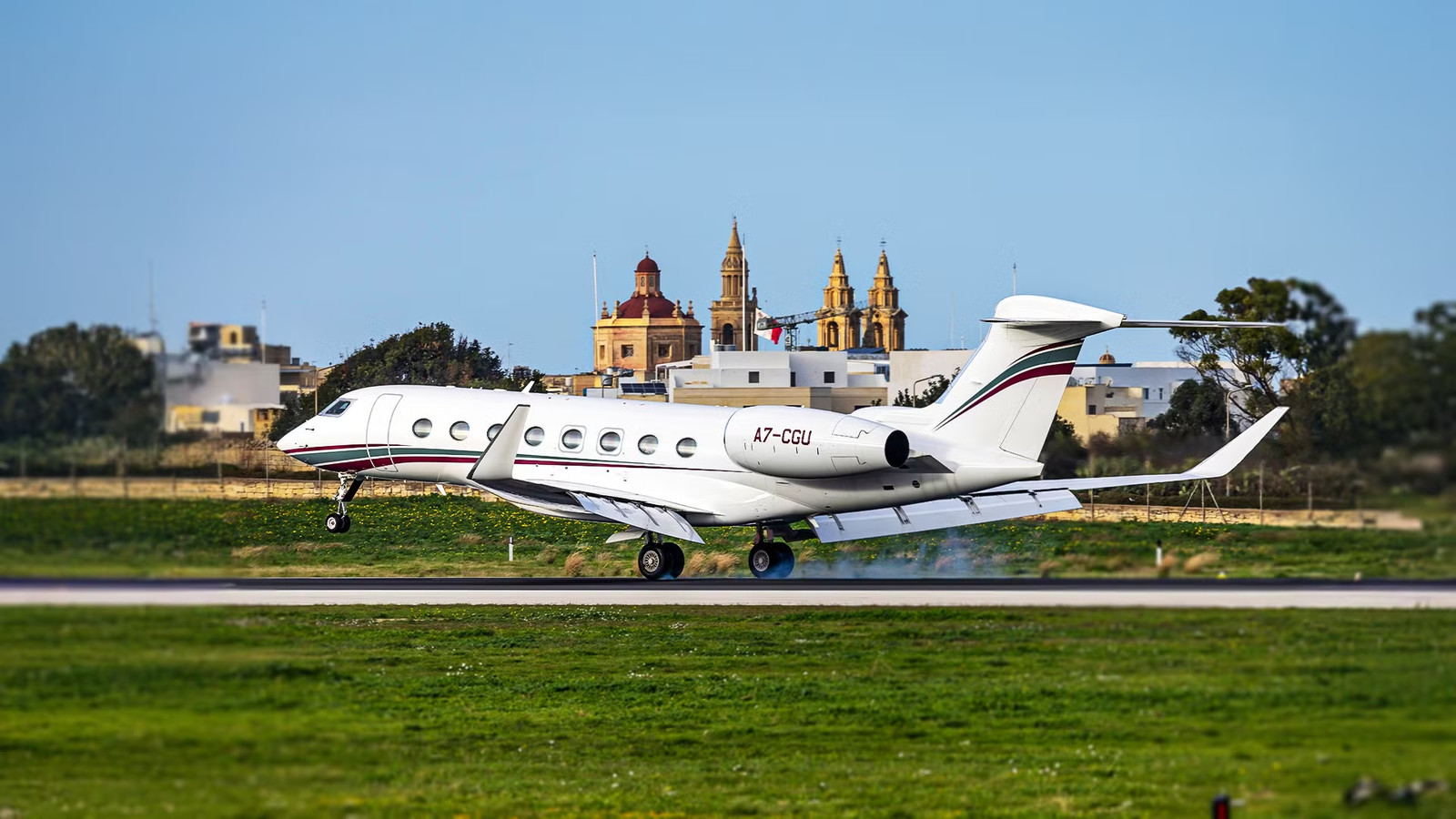 The Real Reason Private Jets Fly Above Commercial Traffic