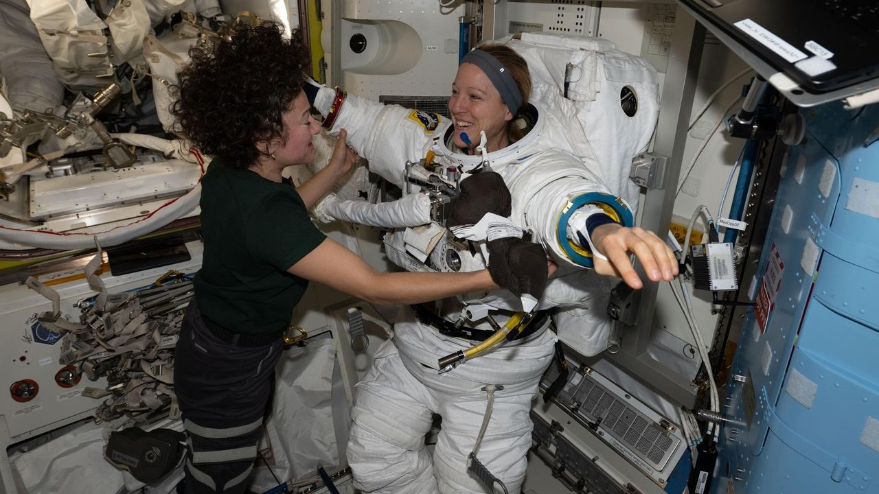 Watch 2 astronauts take 6th-ever all-female spacewalk today