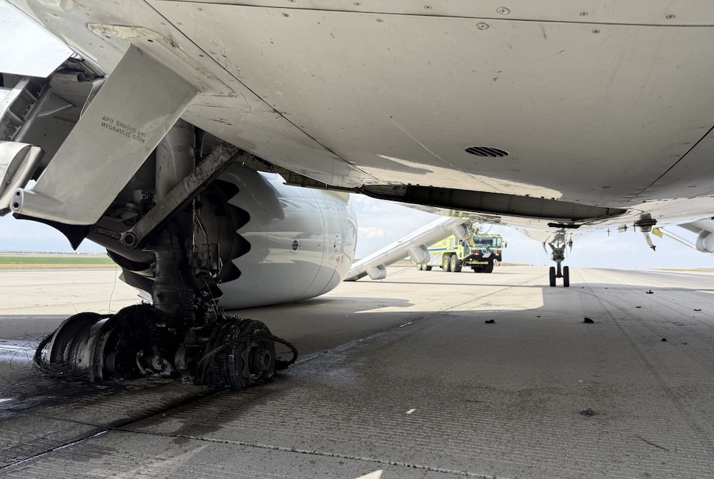 American 737 Max tyre rupture during take-off followed prolonged taxi in high temperature