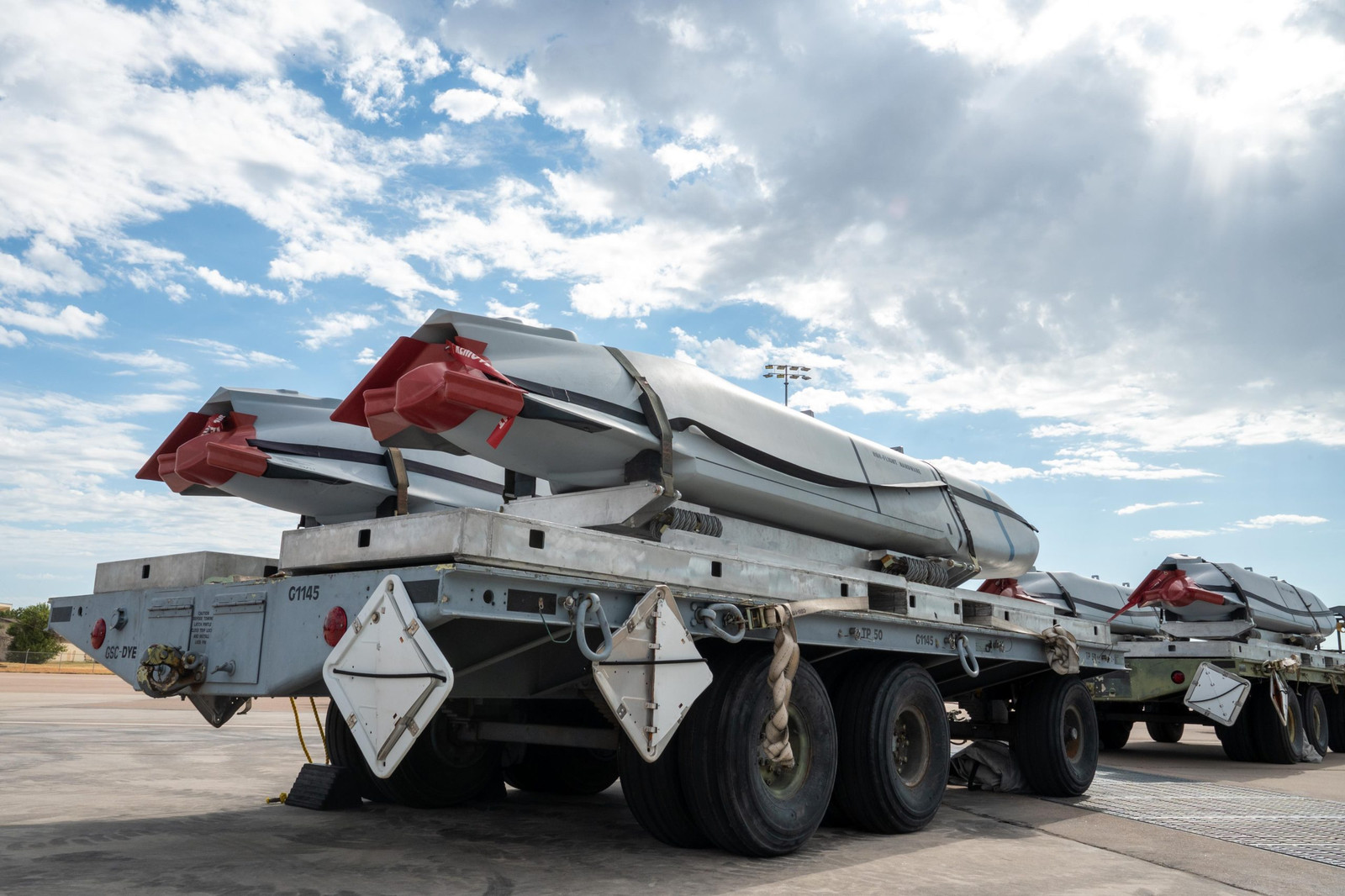 USAF designates GE-Kratos engine as F143 and awards initial production contract